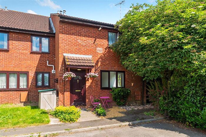 1 Bedroom Maisonette To Rent In Moore Close, Tongham, Farnham, GU10