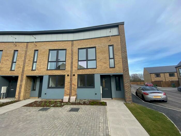 3 Bedroom End Of Terrace House To Rent In Arrow Lane, Newhaven, BN9