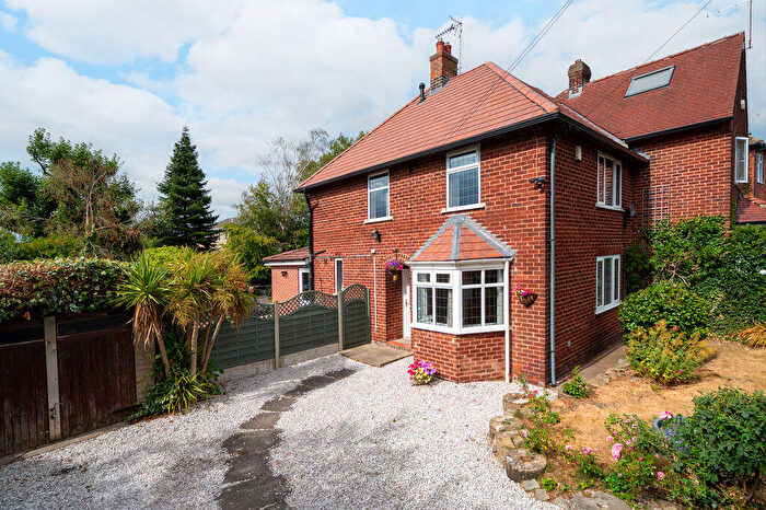 3 Bedroom Semi-Detached House For Sale In Meadow Head Drive, Sheffield, S8