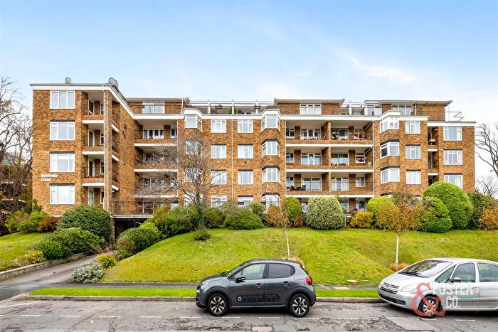 2 Bedroom Flat For Sale In Varndean Drive, Brighton, BN1