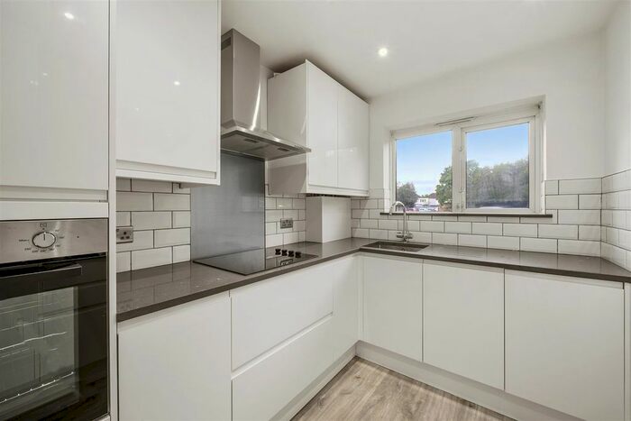 2 Bedroom Flat To Rent In Field Road, Feltham, TW14