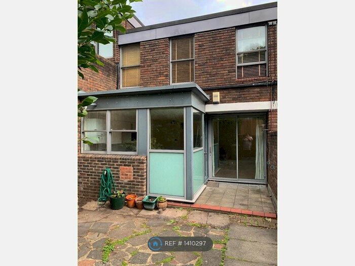 2 Bedroom Terraced House To Rent In Caldy Walk, London, N1