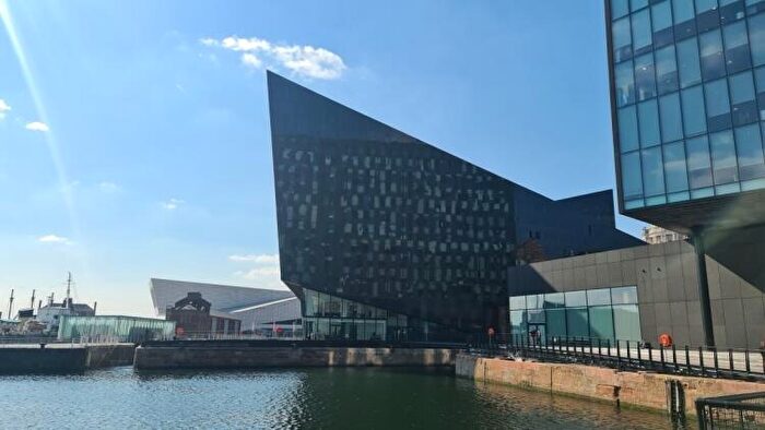 2 Bedroom Flat To Rent In Mann Island Liverpool, L3