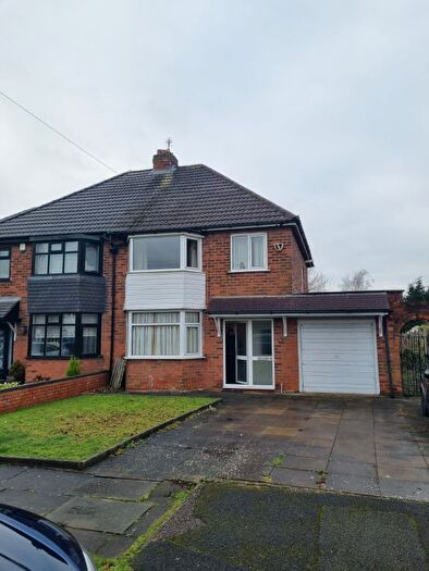 3 Bedroom Semi-Detached House To Rent In Rowan Road, Walsall, WS5
