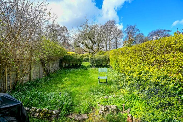 2 Bedroom Cottage To Rent In Down Road, Merrow, Guildford, GU1