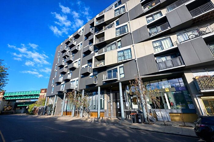 2 Bedroom Flat For Sale In Thurston Road, London, SE13