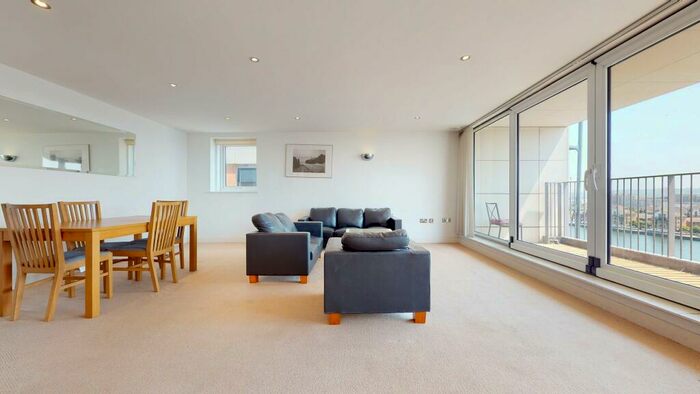 2 Bedroom Flat To Rent In Western Gateway, E16