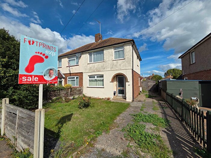 3 Bedroom Semi Detached House For Sale In Poulders Gardens, Sandwich, CT13