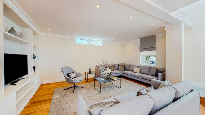 2 Bedroom Detached House To Rent In Warwick Gardens, Earls Court, W14