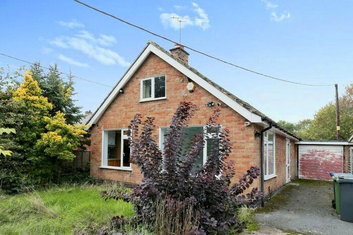 4 Bedroom Bungalow For Sale In Haseley Knob, Warwick, Warwickshire, CV35