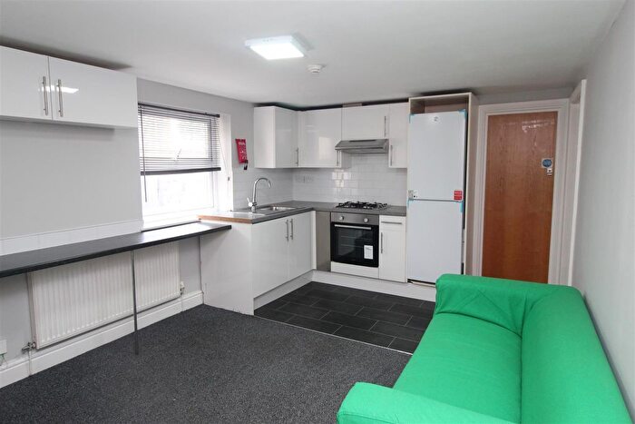 2 Bedroom Flat To Rent In Roath, Cardiff, CF24