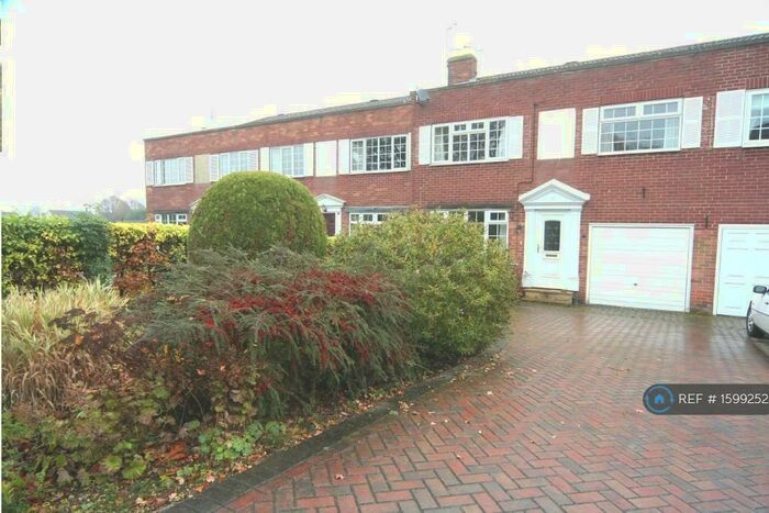 4 Bedroom Terraced House To Rent In Ashgarth Court, Harrogate, HG2