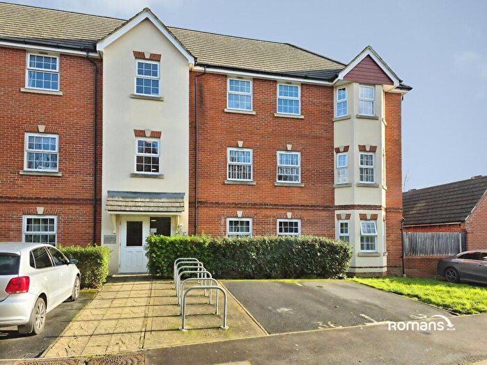 2 Bedroom Apartment For Sale In Hills Way, Bramley, Tadley, RG26