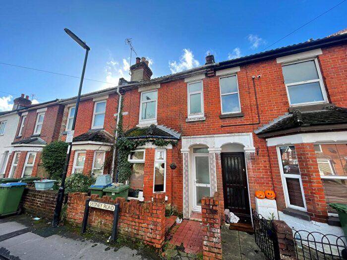 3 Bedroom Terraced House To Rent In Sydney Road, SO15