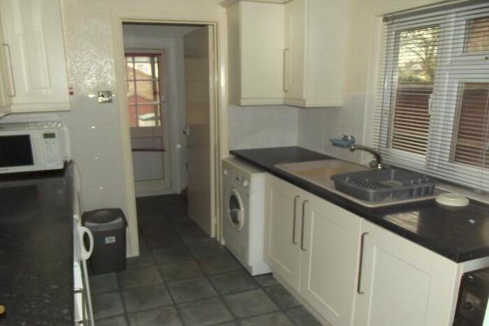 1 Bedroom Flat To Rent In Rasper Road, London, N20