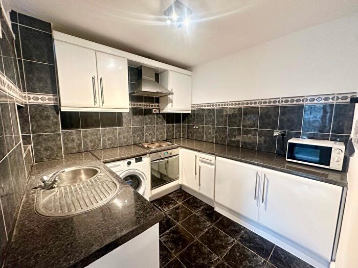 2 Bedroom Apartment To Rent In Malcolm Close, Nottingham, Nottinghamshire, NG3