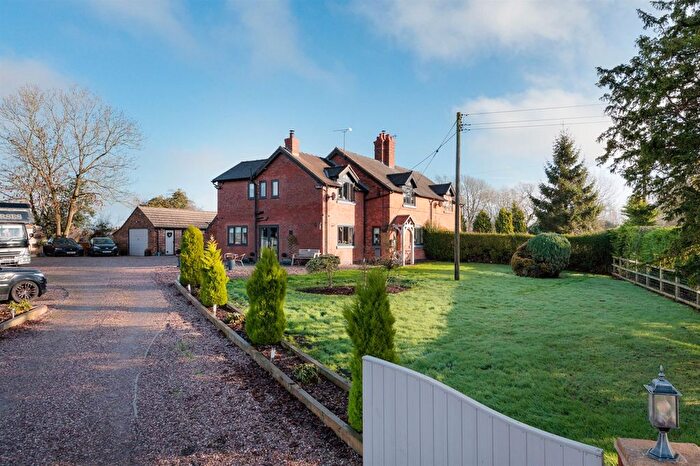 4 Bedroom Semi-Detached House For Sale In Wrexham Road, Ridley, CW6