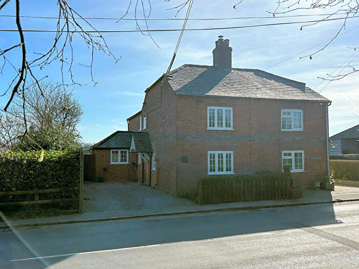 2 Bedroom Semi Detached House For Sale In Southend Road, Bradfield Southend, Reading, Berkshire, RG7