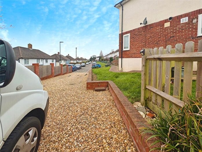 2 Bedroom Semi-Detached House For Sale In Ferndene Way, Southampton, Hampshire, SO18