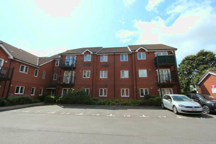 2 Bedroom Flat To Rent In Langtry Court, Providence Hill Bursledon, Southampton, SO31