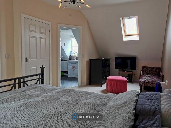 3 Bedroom End Of Terrace House To Rent In Valley View, Newcastle-Under-Lyme, ST5