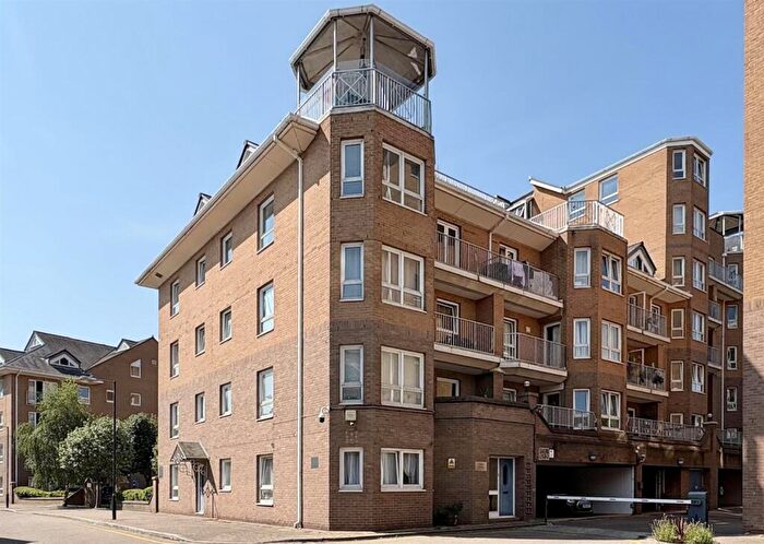 1 Bedroom Apartment For Sale In Homer Drive, London, E14