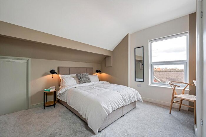 Studio To Rent In Room, Tamworth Road, NG10