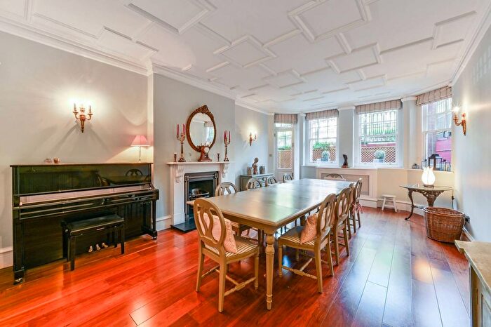 5 Bedroom Flat For Sale In Oakwood Court, Holland Park, London, W14