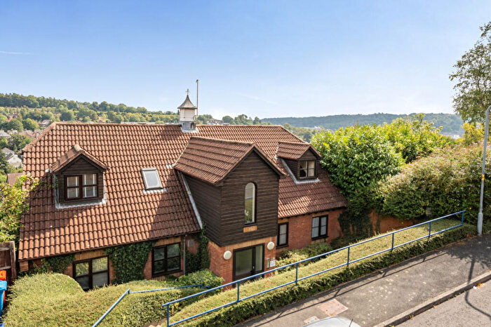 2 Bedroom Apartment For Sale In Gandon Vale, High Wycombe, Buckinghamshire, HP13
