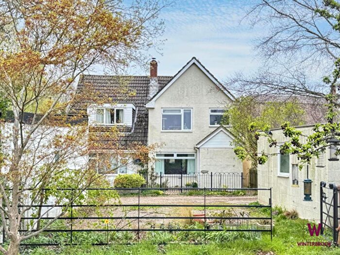 3 Bedroom Semi Detached House For Sale In Roke Marsh, Roke, OX10