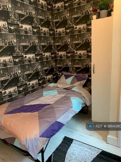 Studio To Rent In Bury Road, London, N22