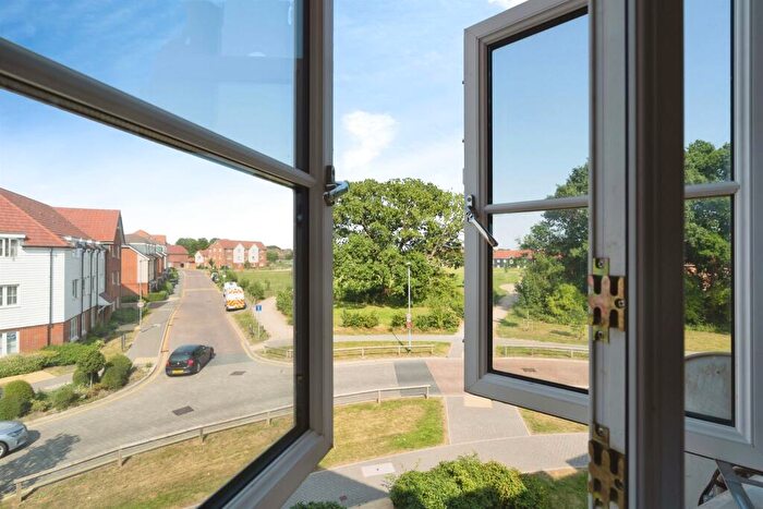 2 Bedroom Flat For Sale In Steeplechase Way, Fontwell, Arundel, BN18