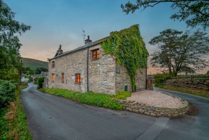 4 Bedroom Barn Conversion For Sale In Hill Top Barn, Barbon, LA6