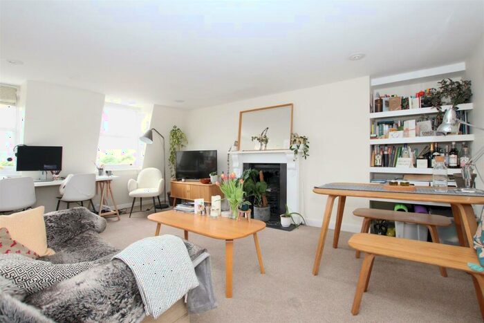 2 Bedroom Flat To Rent In Rivers Street, Bath, BA1