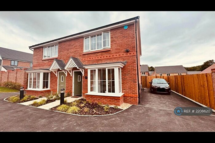 3 Bedroom Semi-Detached House To Rent In Broadbent Street, Rochdale, OL11