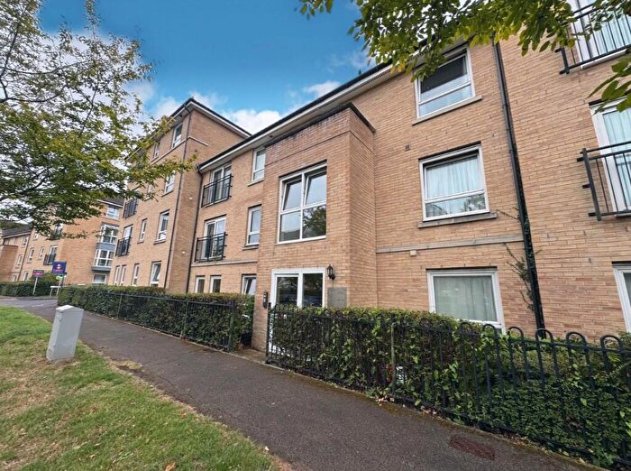 2 Bedroom Flat To Rent In Lillymill Chine, Basingstoke, Hampshire, RG24