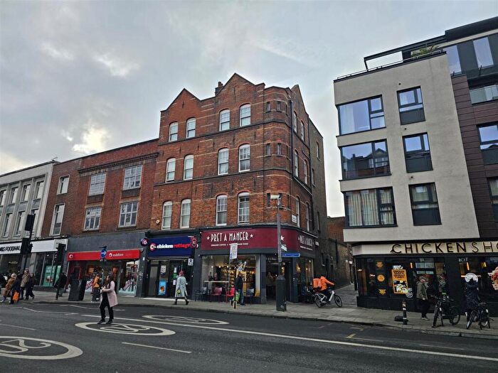 2 Bedroom Apartment To Rent In Camden High Street, London, NW1