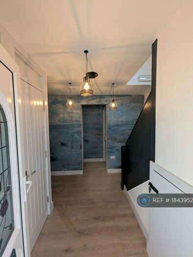 6 Bedroom End Of Terrace House To Rent In Havana Close, Manchester, M11