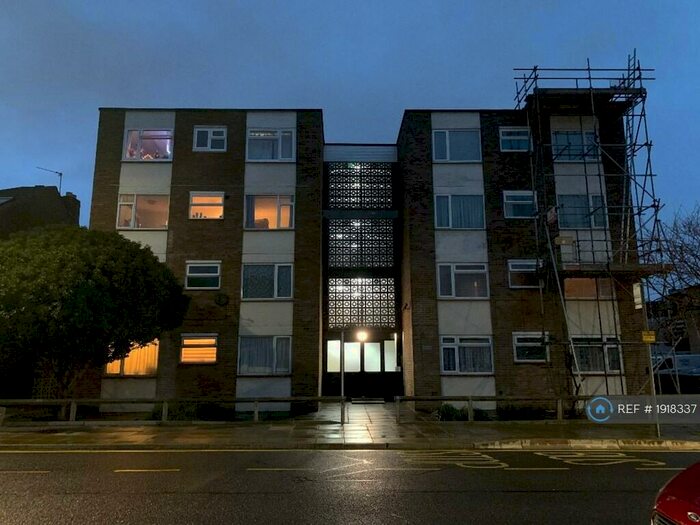 2 Bedroom Flat To Rent In Devonshire Avenue, Southsea, PO4