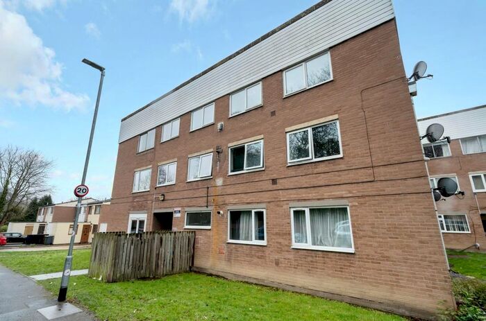 2 Bedroom Flat To Rent In Woodland Grove, Leeds, LS7