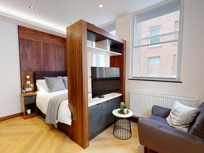 Apartment To Rent In Apt, Live Oasis Piccadilly #, M1