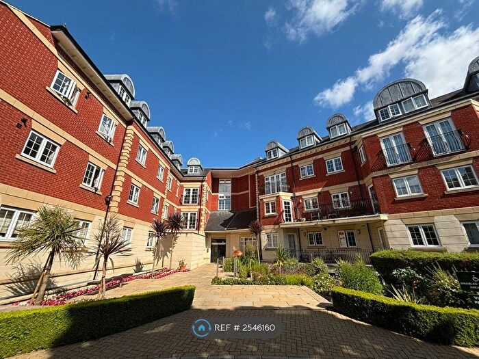 3 Bedroom Flat To Rent In Eastcote Road, Pinner, HA5