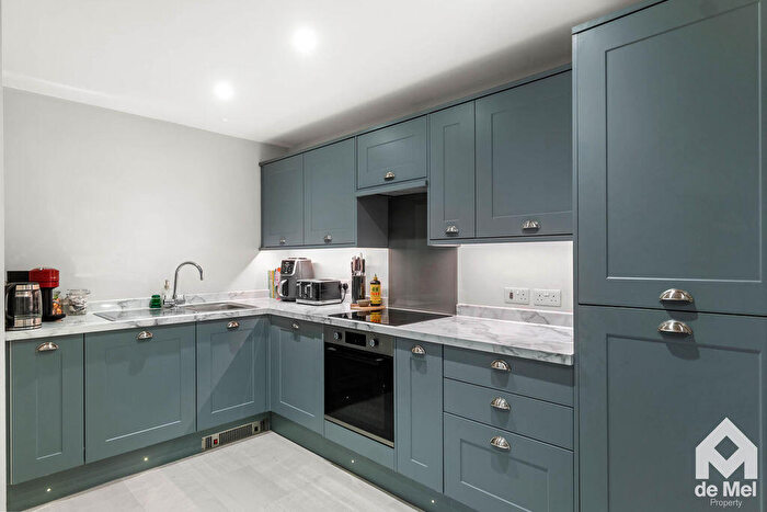 1 Bedroom Flat For Sale In St. Georges Street, Cheltenham, GL50