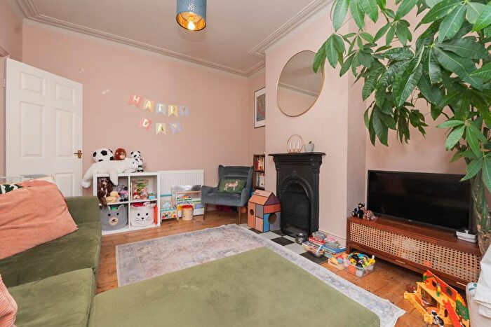 2 Bedroom Semi-Detached House For Sale In Pettigrove Road, Bristol, BS15