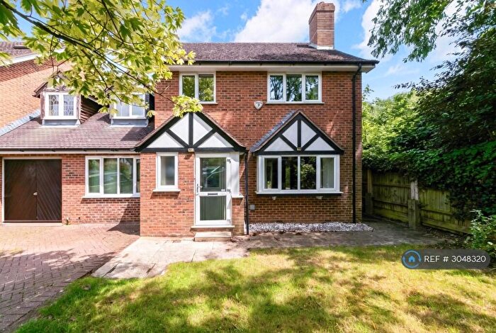 4 Bedroom Semi Detached House To Rent In Bluegates, Ewell, Epsom, KT17