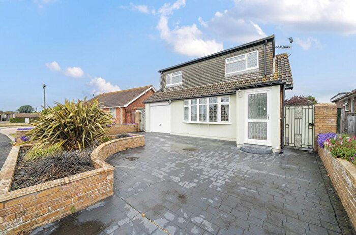 3 Bedroom Chalet For Sale In Chichester Way, Selsey, PO20