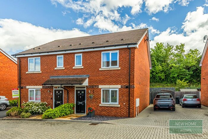 3 Bedroom Semi Detached House For Sale In Gregorys Bank, Worcester, WR3