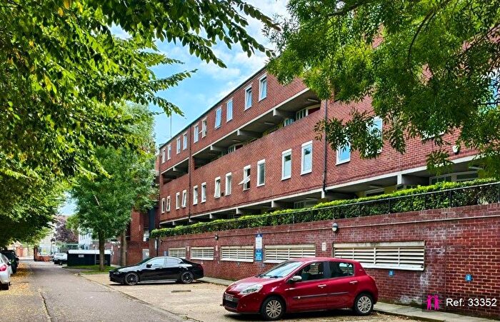 1 Bedroom Flat For Sale In Ollgar Close, London, W12