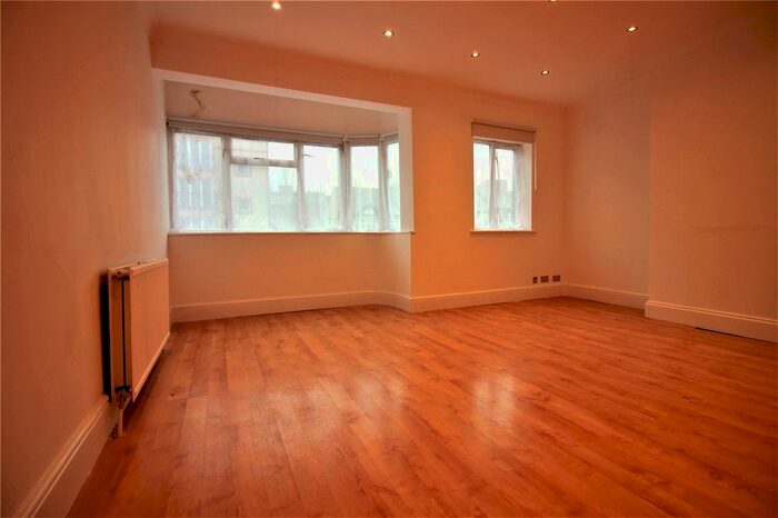 3 Bedroom Flat To Rent In Ruislip Road East, Greenford UB6