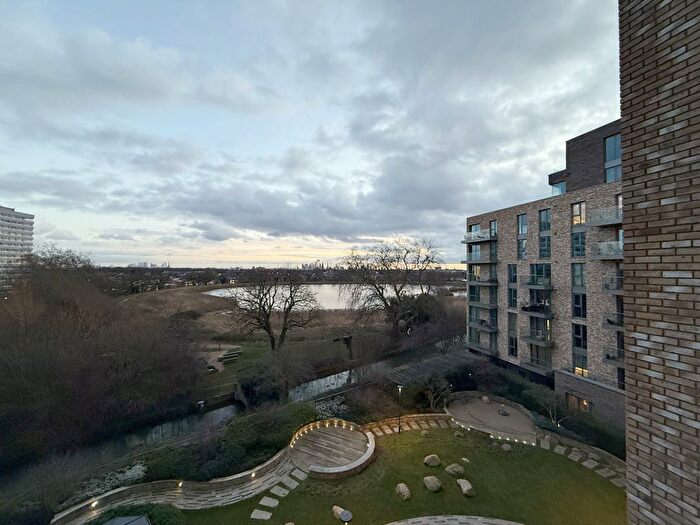 3 Bedroom Flat To Rent In Goldcrest Building, Newnton Close, London, N4